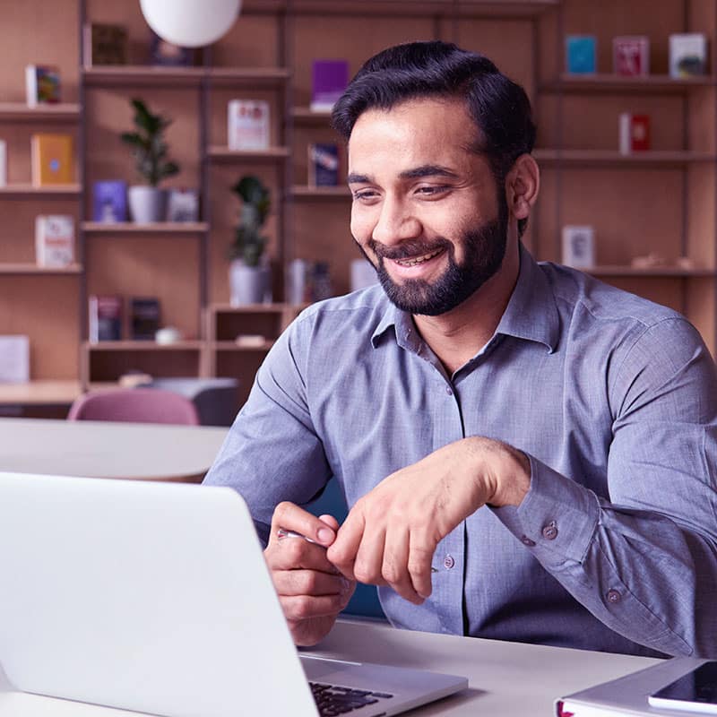 Man completing compliance training course